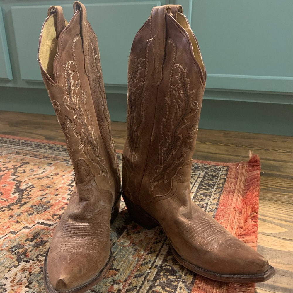 Nocona Woman’s 8.5 Cowgirl Boots